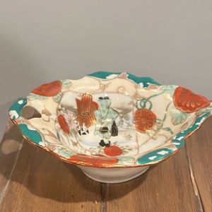 Antique Japanese decorative rice bowl.
